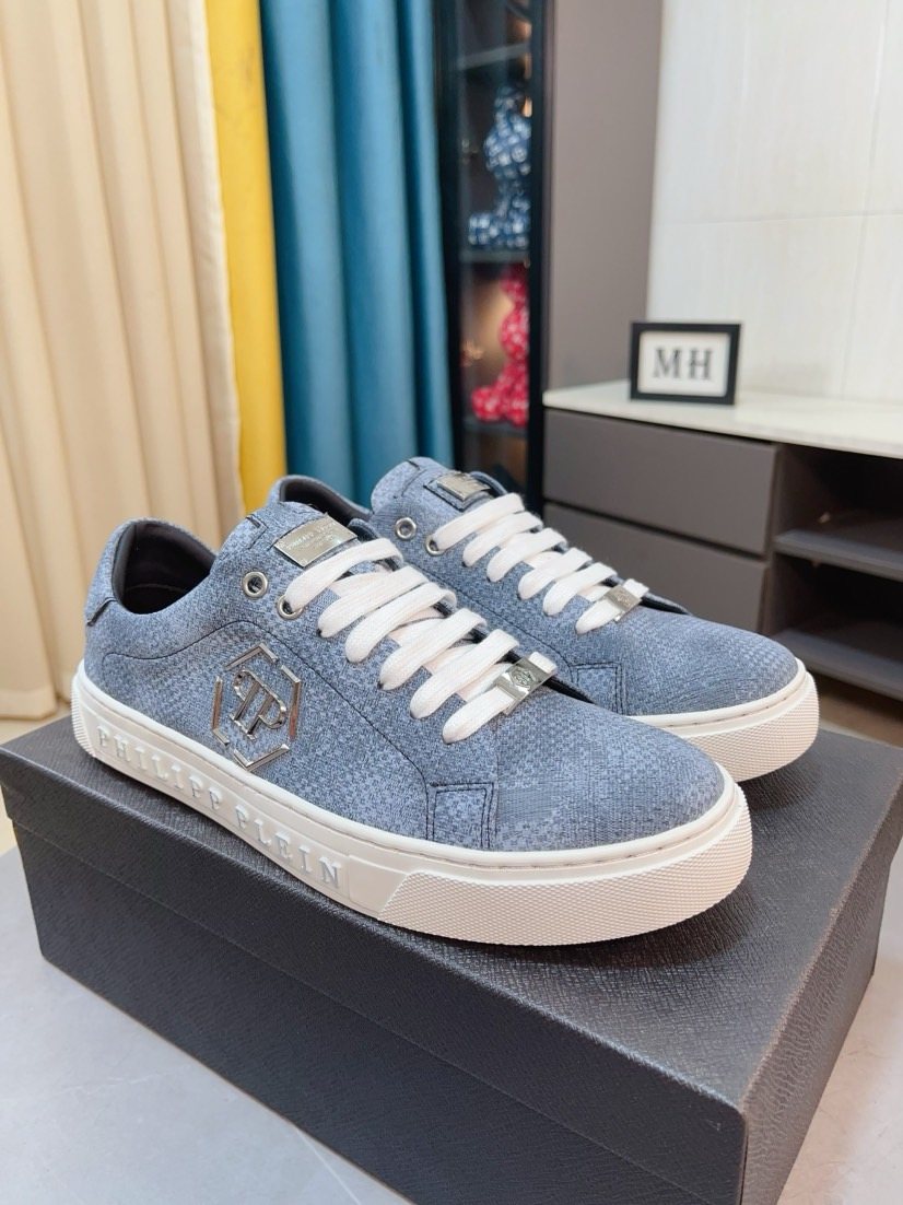 PHILIPP PLEIN Textured Low-Top Sneakers — front