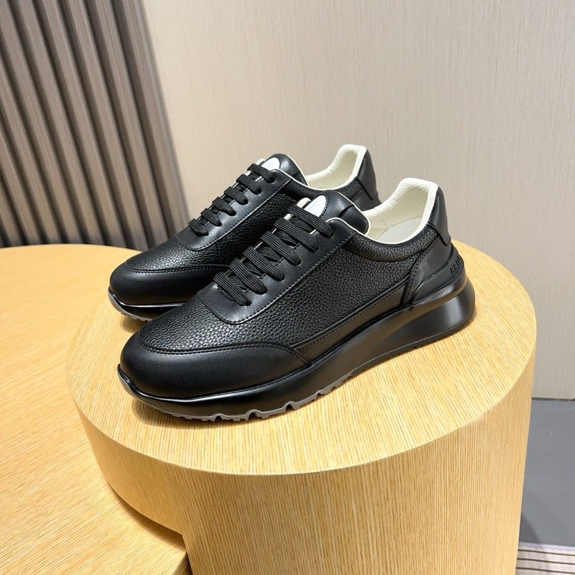 Brunello Cucinelli Low-Top Lace-Up Sneakers — front