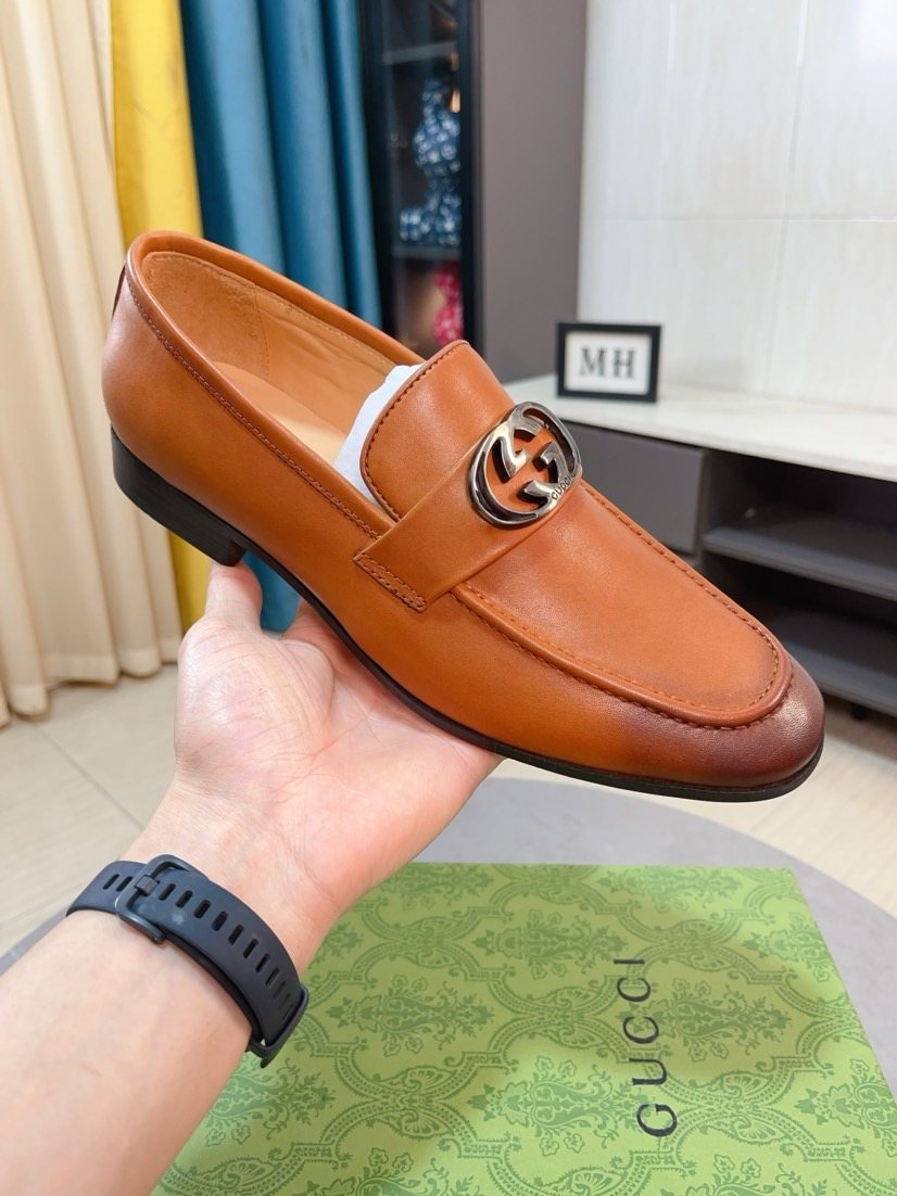 Gucci Metal-Accent Loafers — model