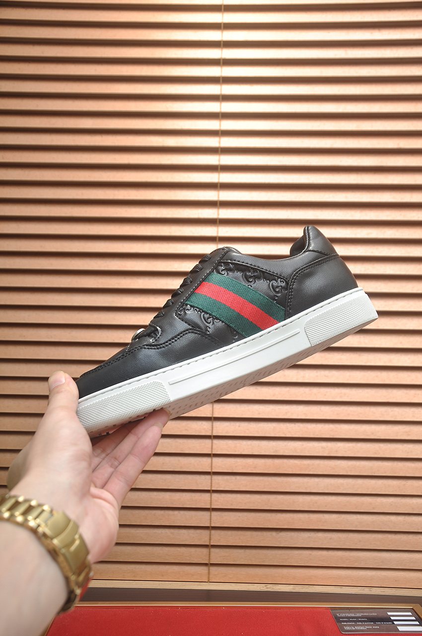Gucci Green-Red Stripe Low-Top Sneakers — side