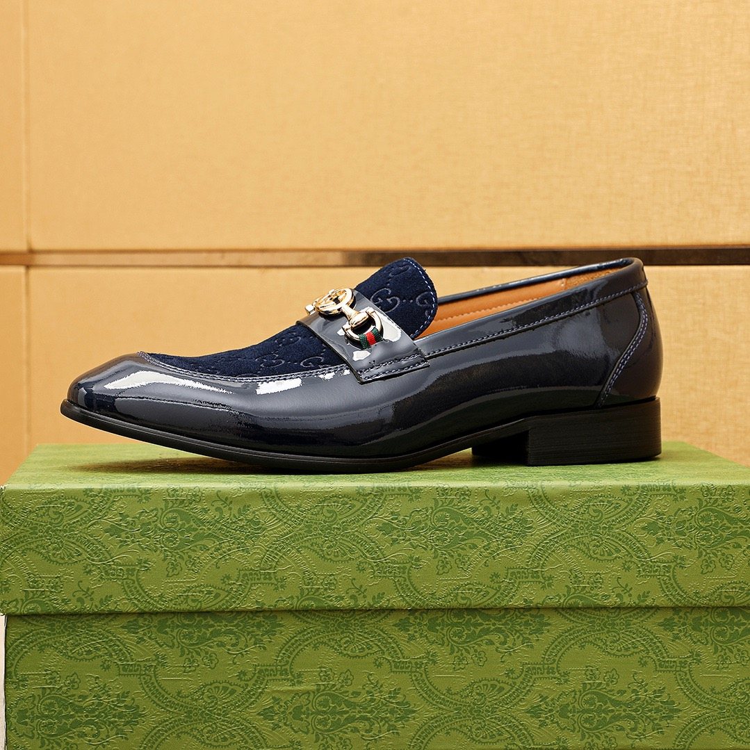 GUCCI Glossy Bit Loafers — detail