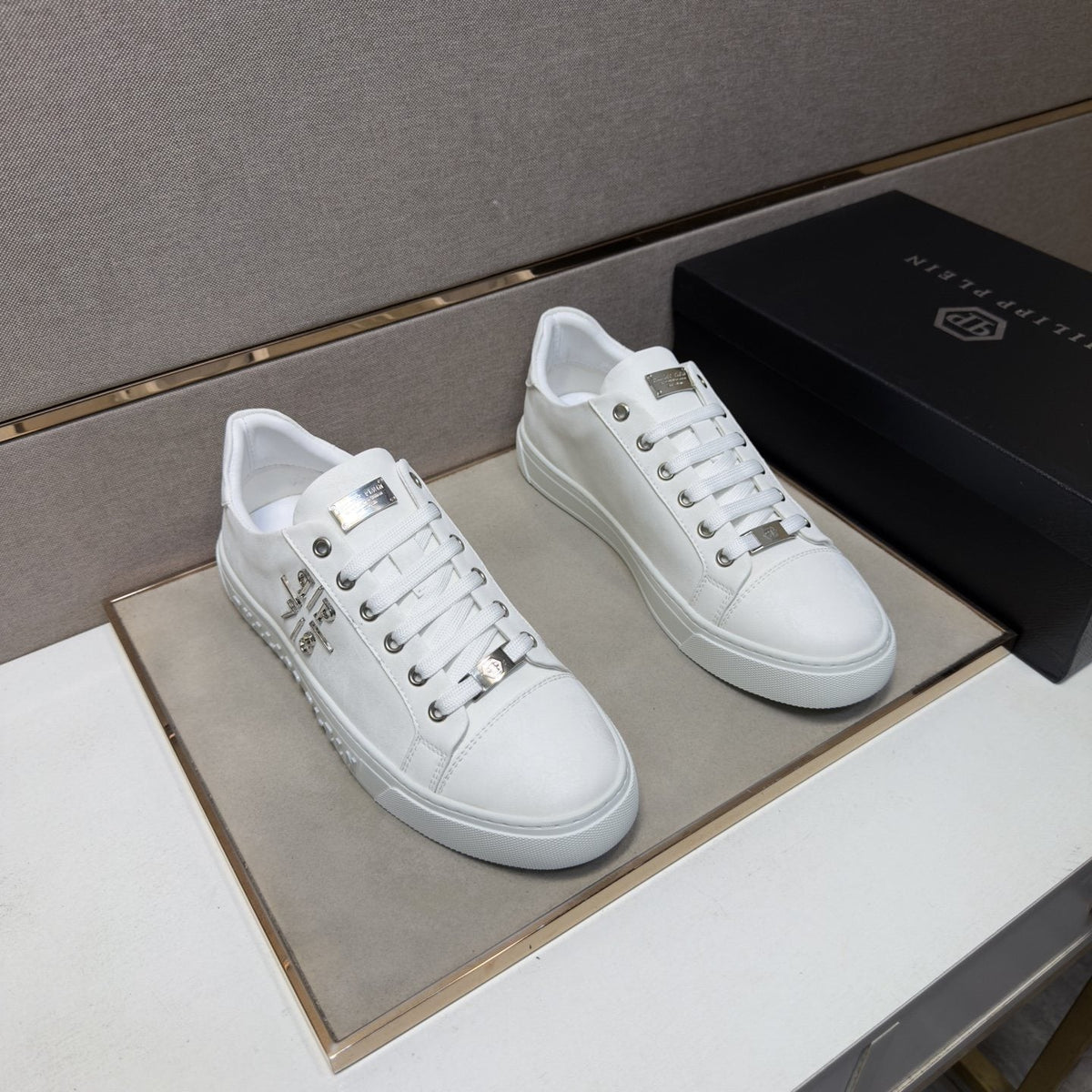 Philipp Plein Logo Low-Top Sneakers — front