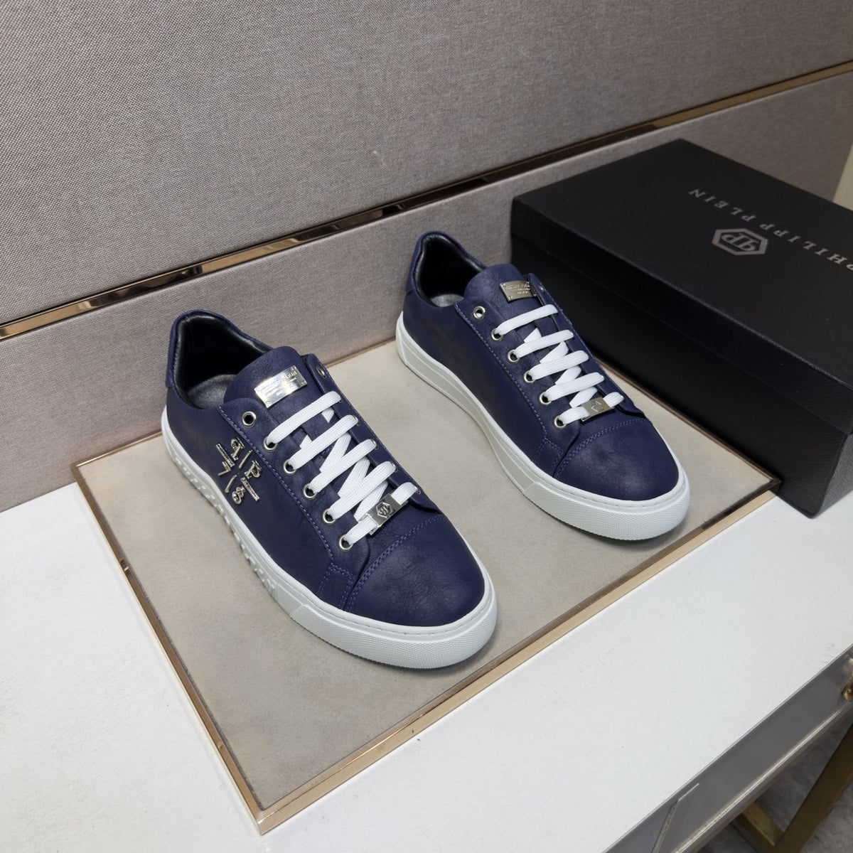 Philipp Plein Logo Low-Top Sneakers — front