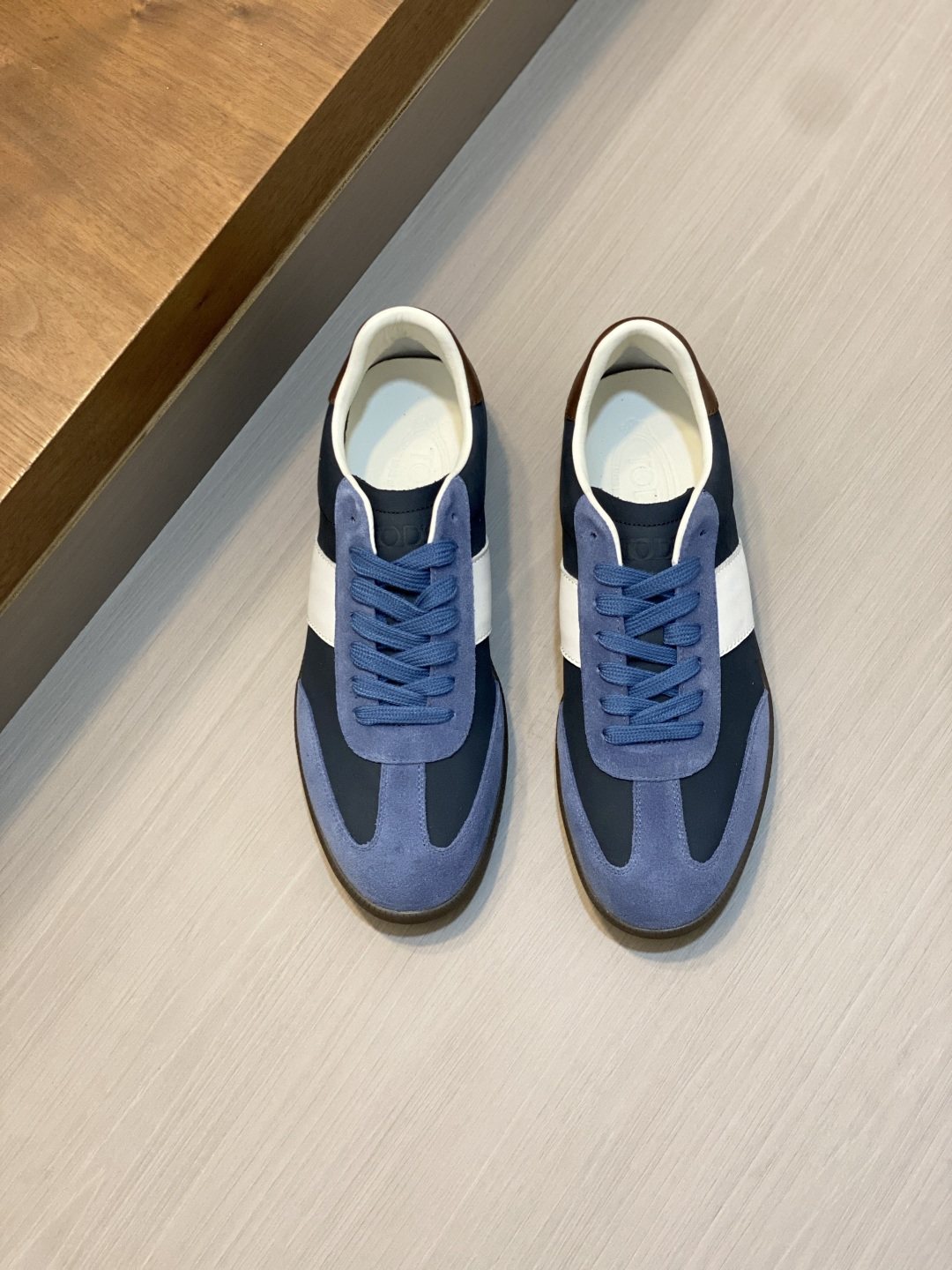 TOD'S Paneled Low-Top Sneakers — front
